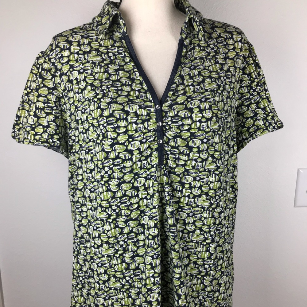 Apt 9 Rhinestone V Neck Sort Sleeve Top